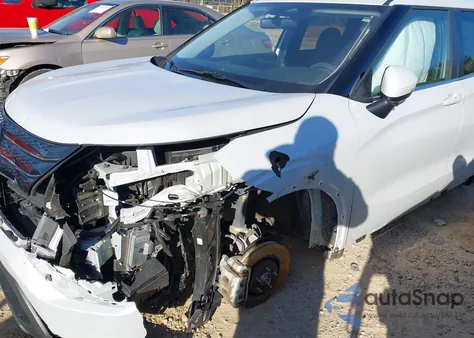 2024 Mitsubishi Outlander Es 2.5 2Wd из США, поврежденный, VIN JA4J3UA88RZ021382